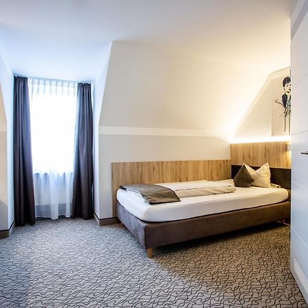 Amtsstueble Hotel & Restaurant Мосбах Экстерьер фото