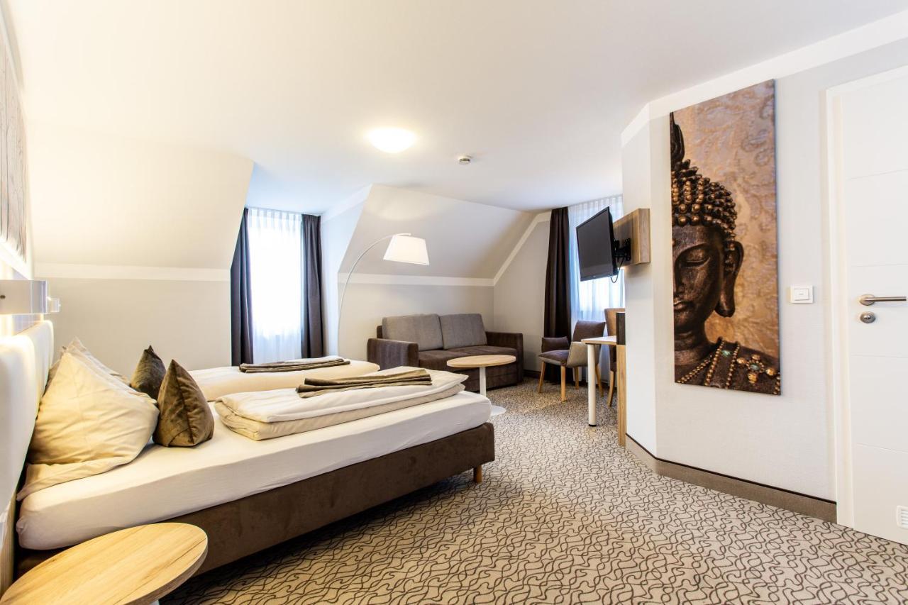 Amtsstueble Hotel & Restaurant Мосбах Экстерьер фото