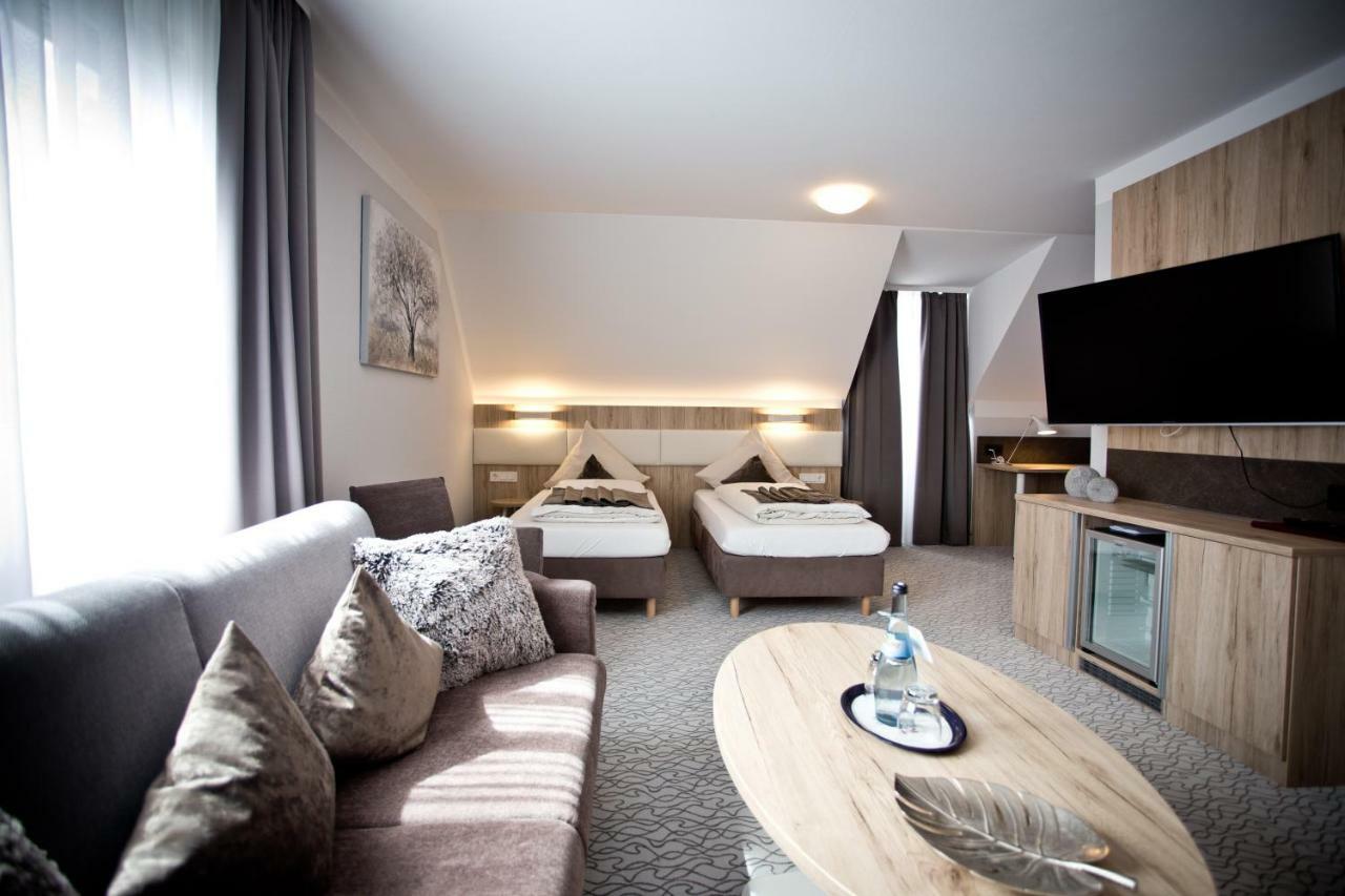 Amtsstueble Hotel & Restaurant Мосбах Экстерьер фото